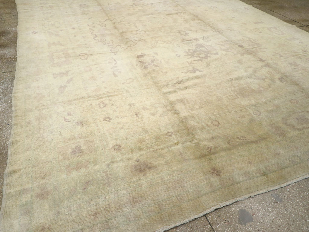 An Oushak Carpet, No.10280 - Gss