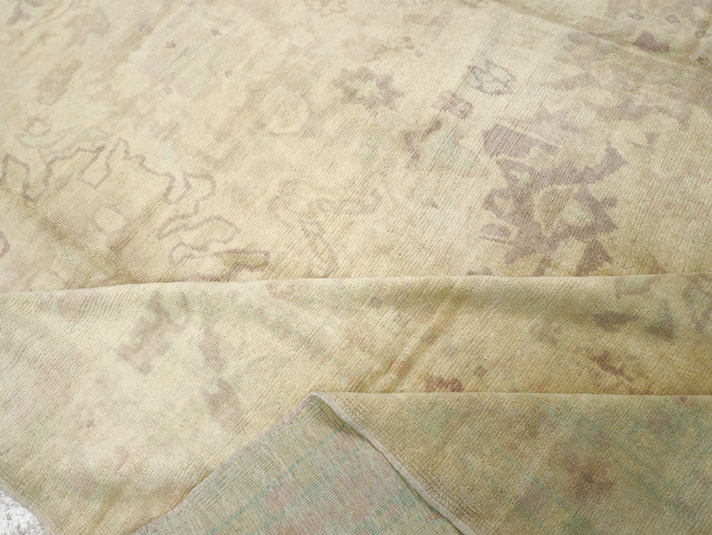 An Oushak Carpet, No.10280 - Gss