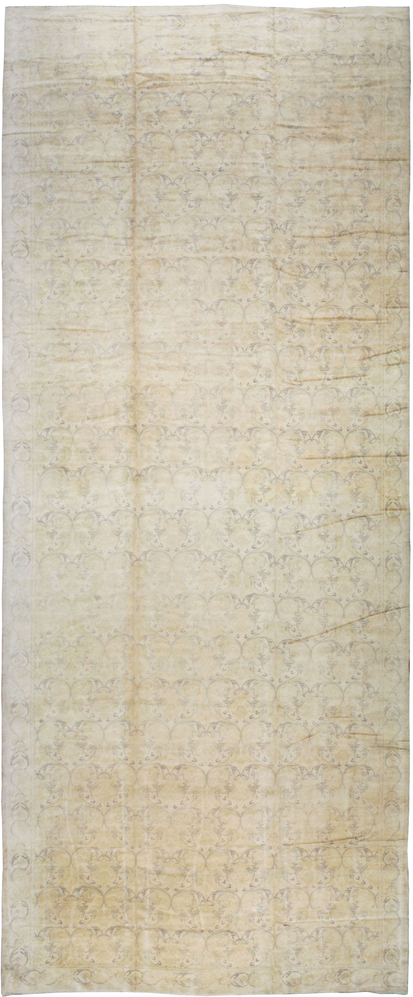 A Cuenca Carpet, No.10434 - Gss