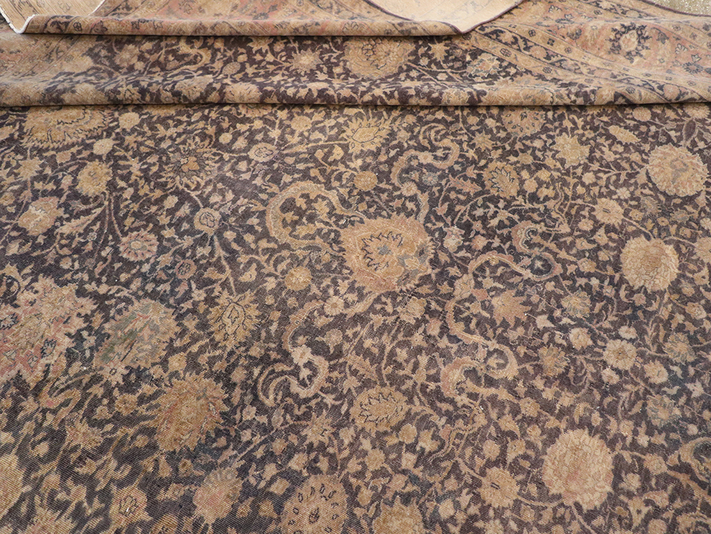 Antique Indian Lahore Room Size Carpet, No.11284 - Gss