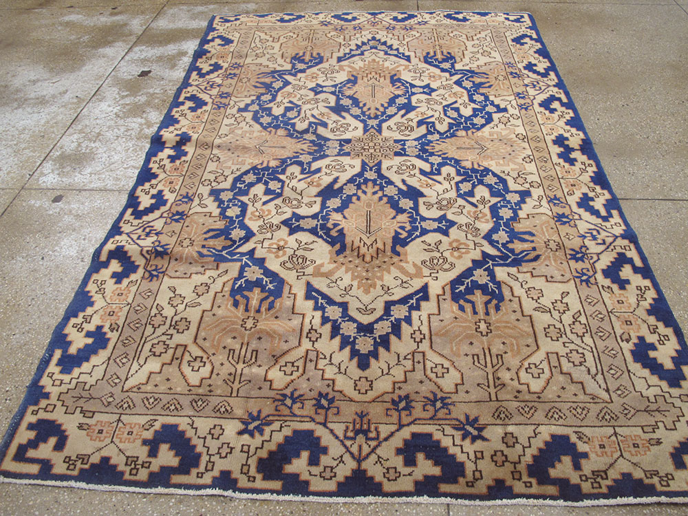 Vintage Indian Lahore Carpet, No.11345 - Gss