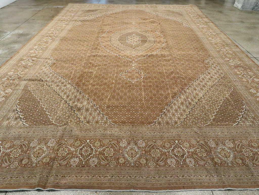 Vintage Persian Tabriz Carpet, No.11740 - Gss