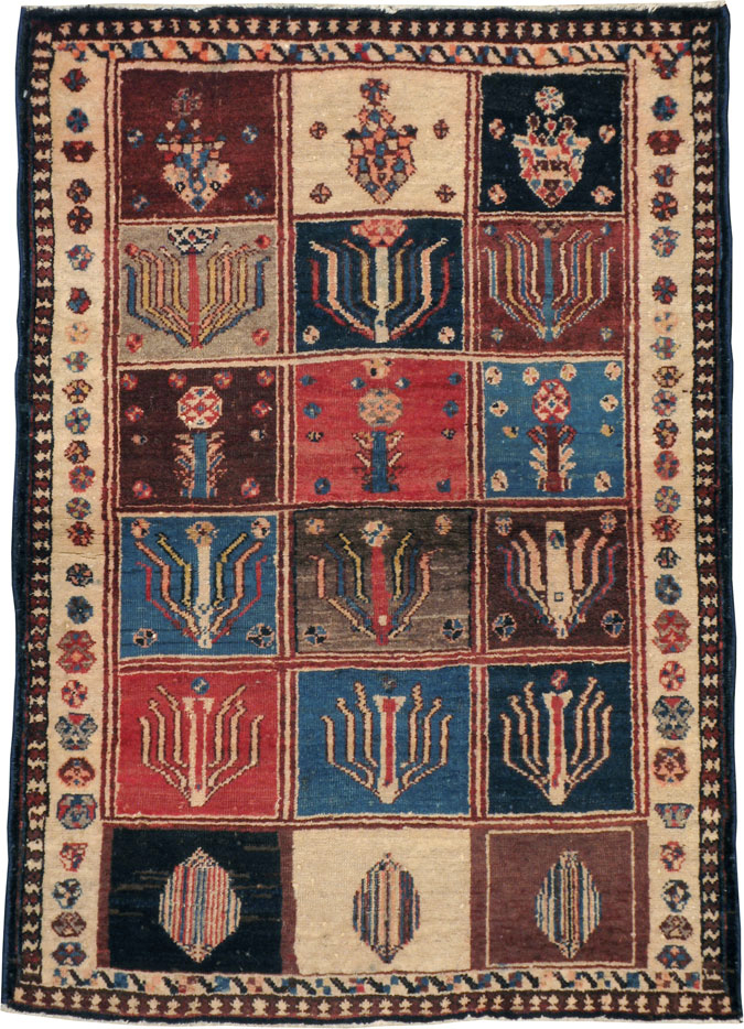 Vintage Persian Bakhtiari Rug, No.11901 - Gss