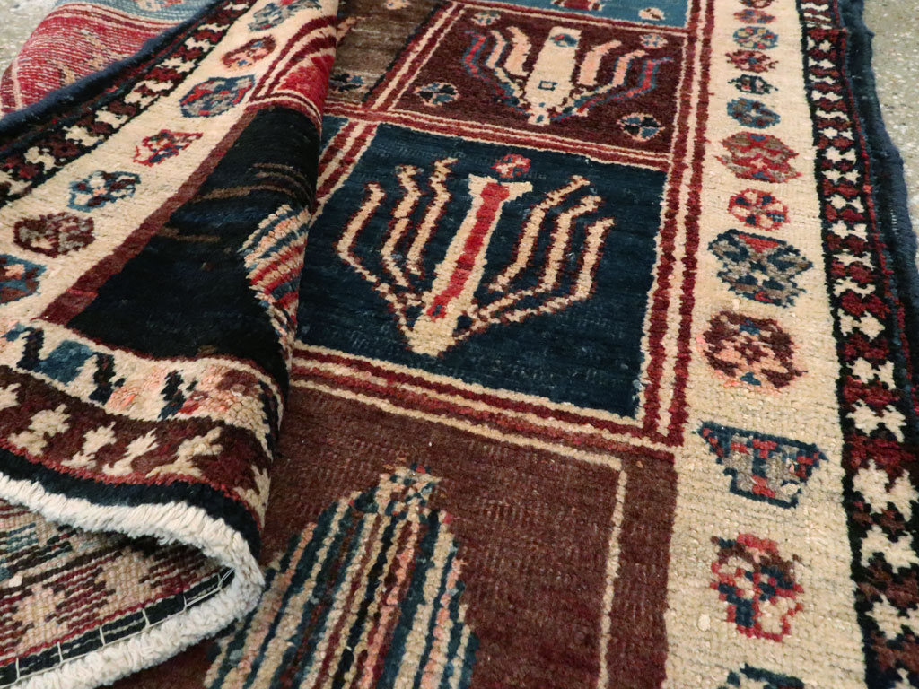 Vintage Persian Bakhtiari Rug, No.11901 - Gss