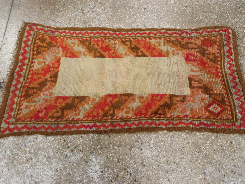 Vintage Continental European Throw Rug, No.12153 - Gss
