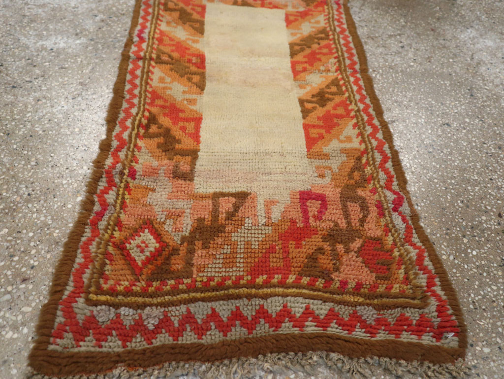 Vintage Continental European Throw Rug, No.12153 - Gss