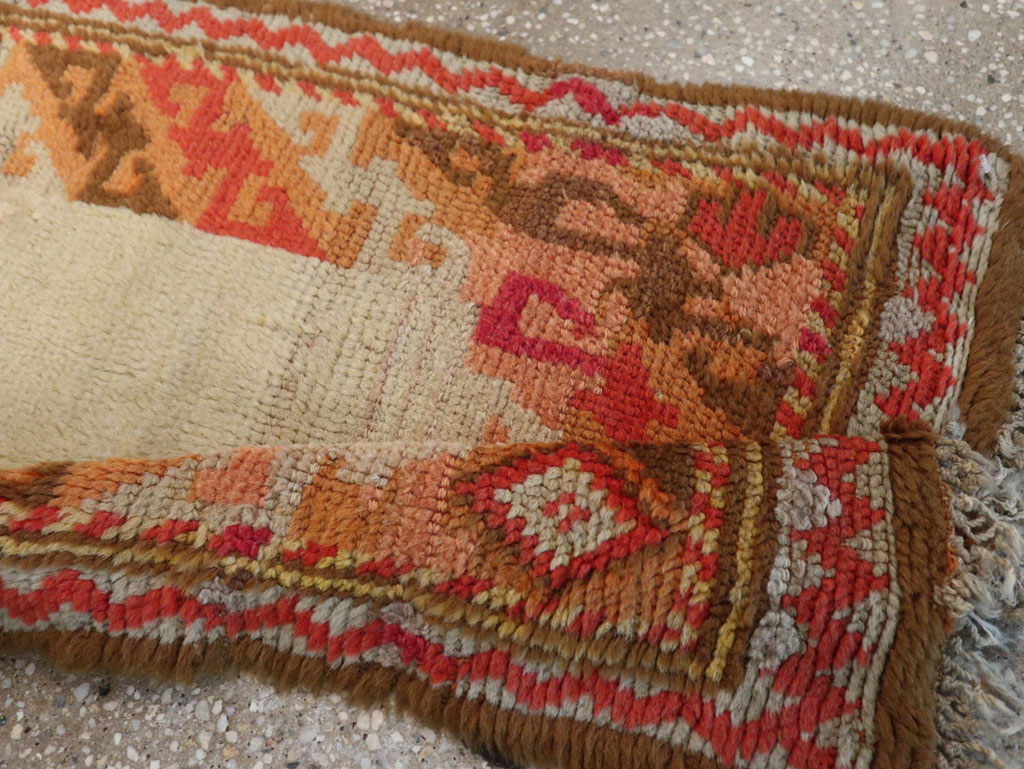 Vintage Continental European Throw Rug, No.12153 - Gss