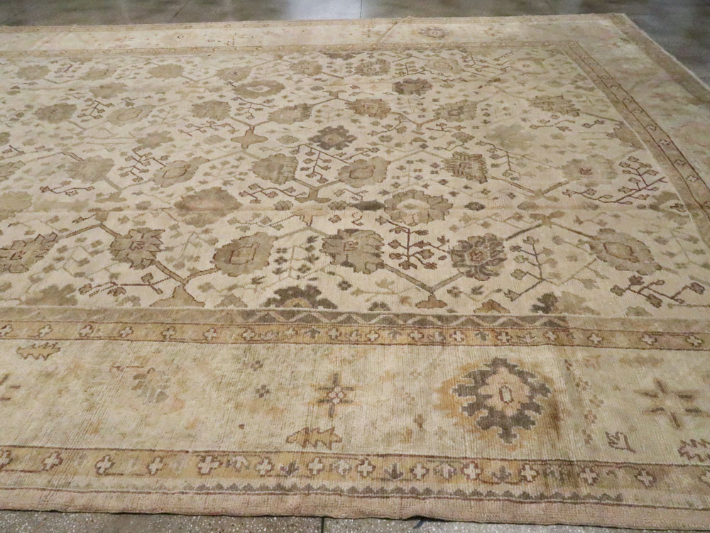 Antique Turkish Oushak Rug, No.12287 - Gss