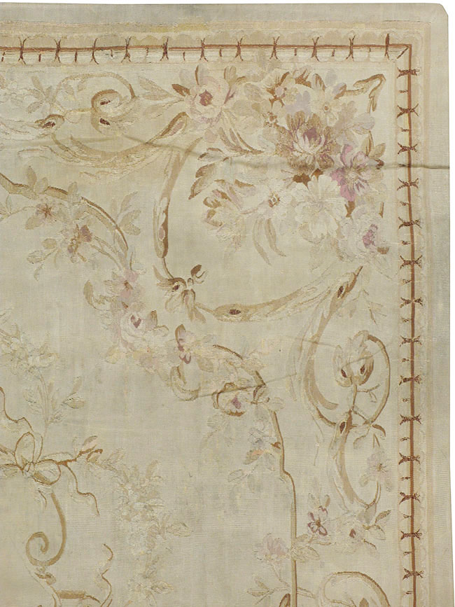 Antique French Aubusson Rug, No.13096 - Gss