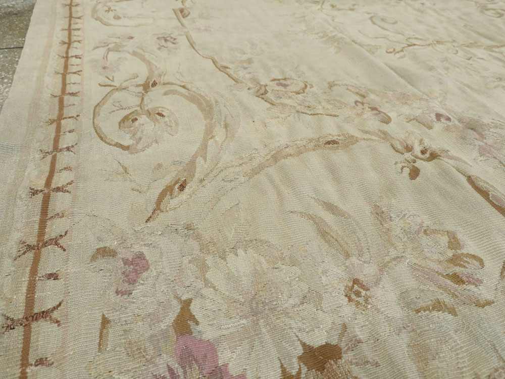 Antique French Aubusson Rug, No.13096 - Gss
