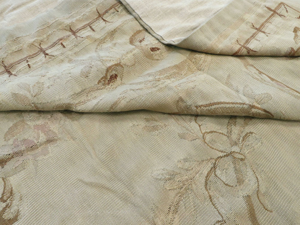 Antique French Aubusson Rug, No.13096 - Gss