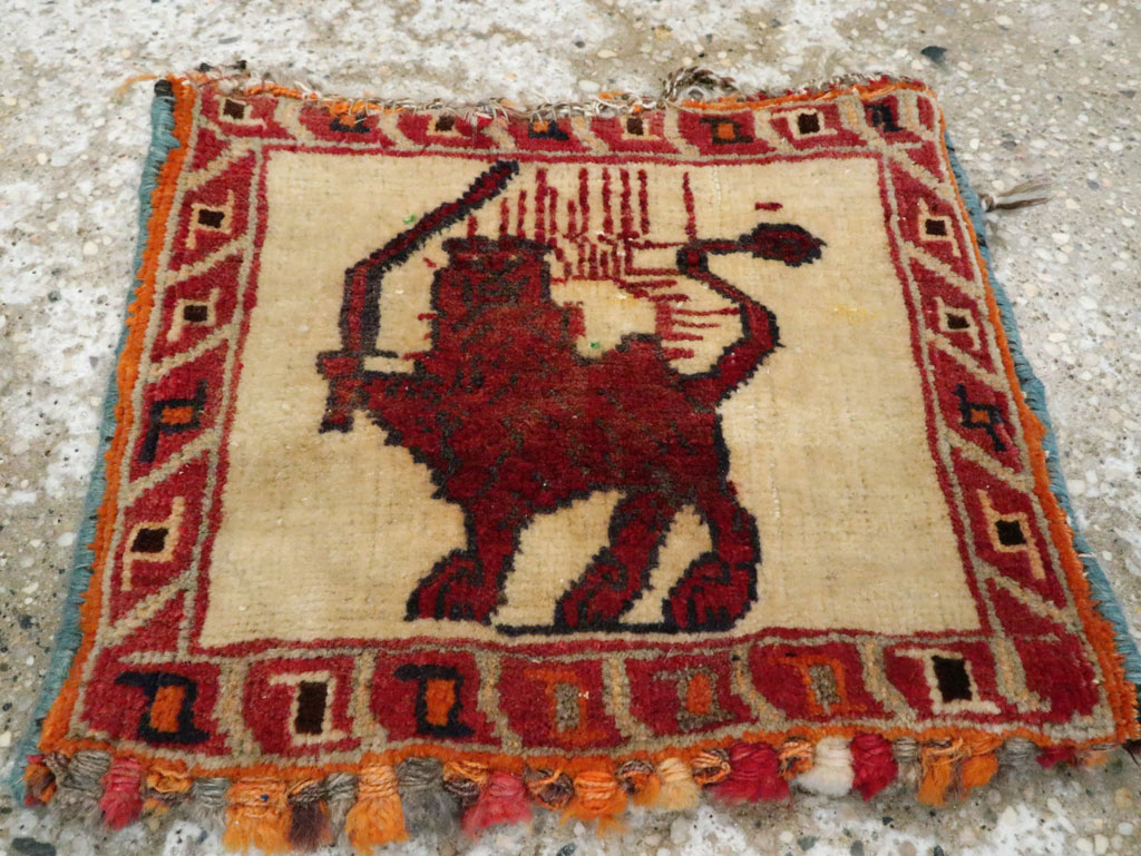 Vintage Shiraz Pictoral Rug, No.13302 - Gss