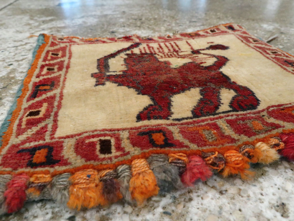 Vintage Shiraz Pictoral Rug, No.13302 - Gss