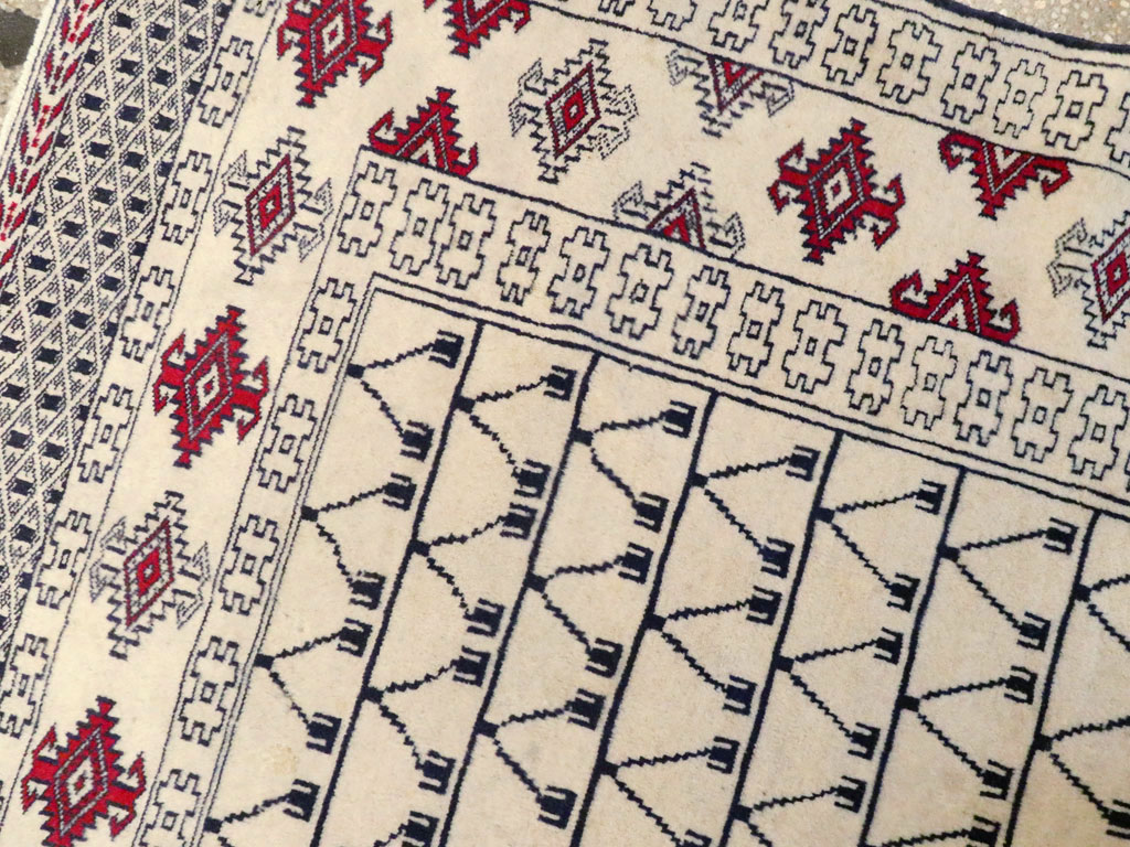 Vintage Persian Baluch Rug, No.13313 - Gss