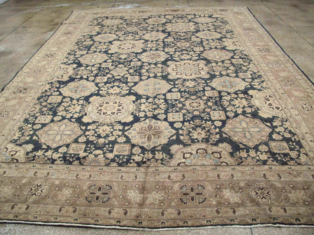 Antique Persian Tabriz Carpet, No.13641 - Gss