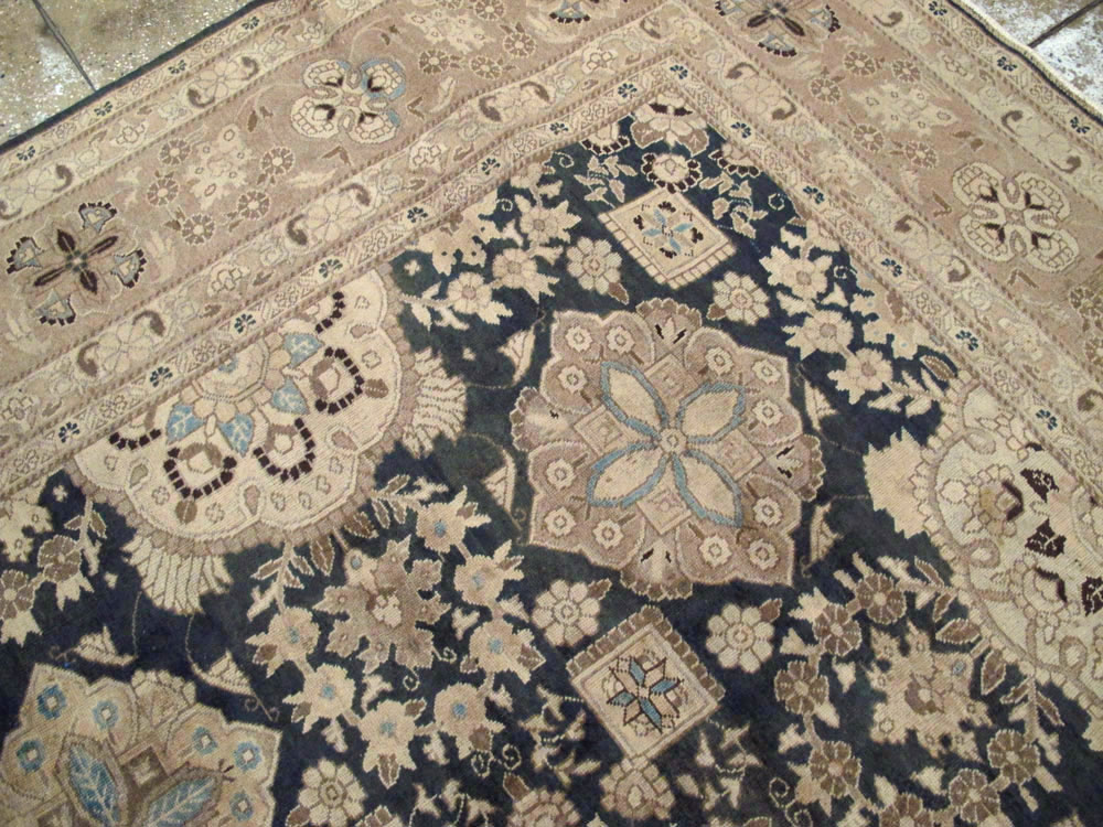 Antique Persian Tabriz Carpet, No.13641 - Gss