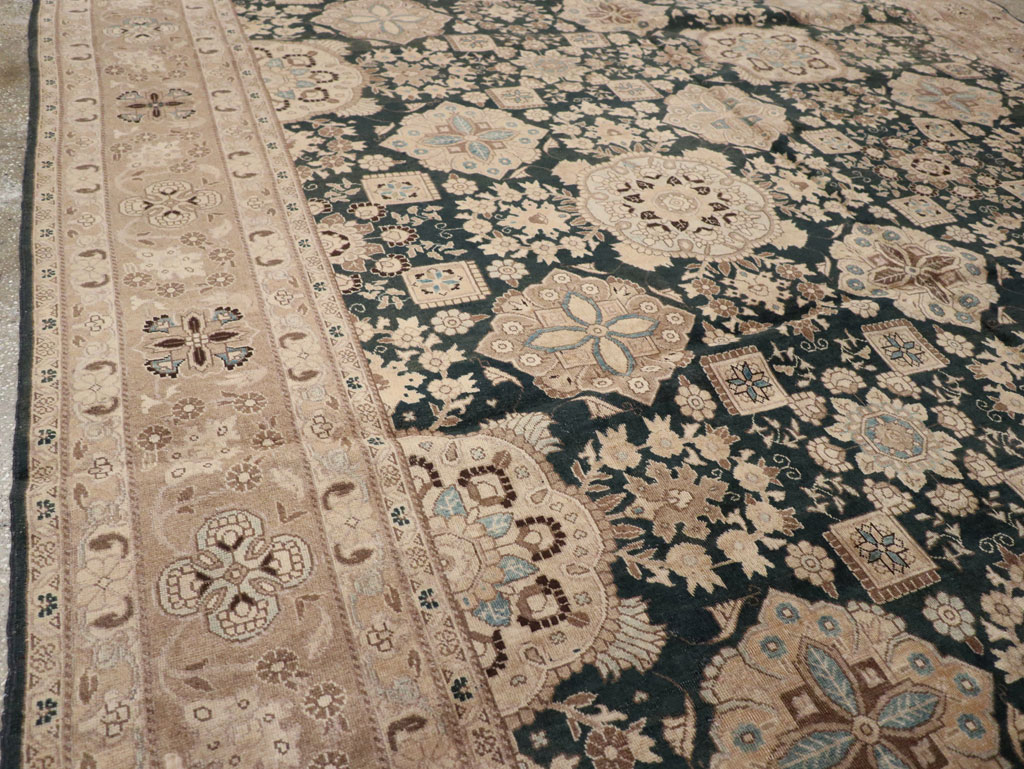 Antique Persian Tabriz Carpet, No.13641 - Gss