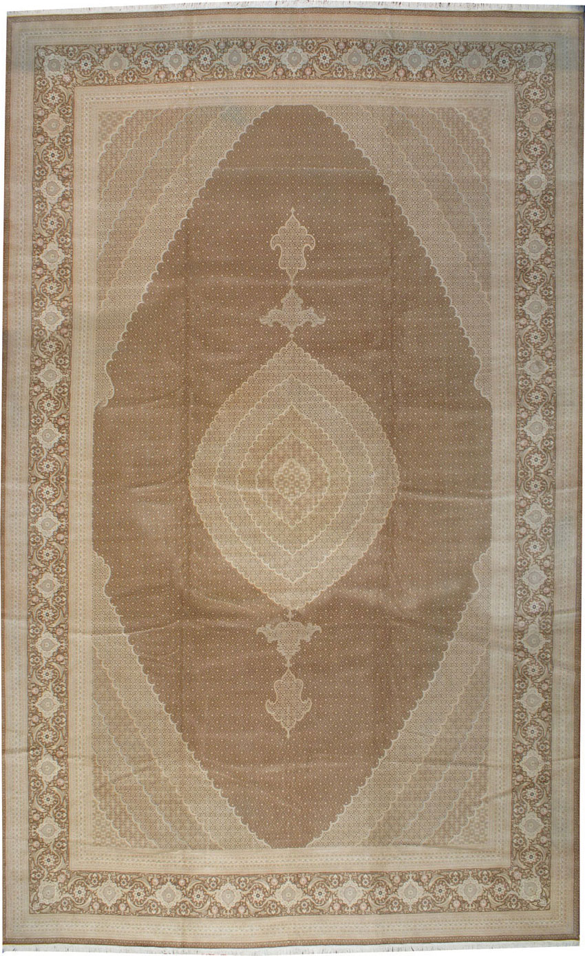 A Tabriz Carpet, No.13644 - Gss