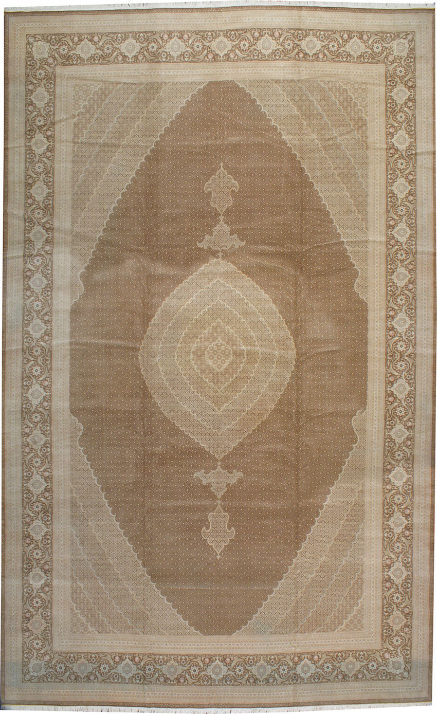 A Tabriz Carpet, No.13644 - Gss