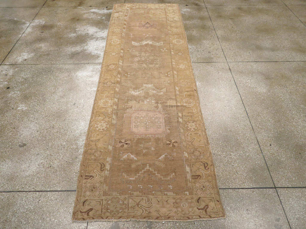 An Oushak Runner, No.13773 - Gss