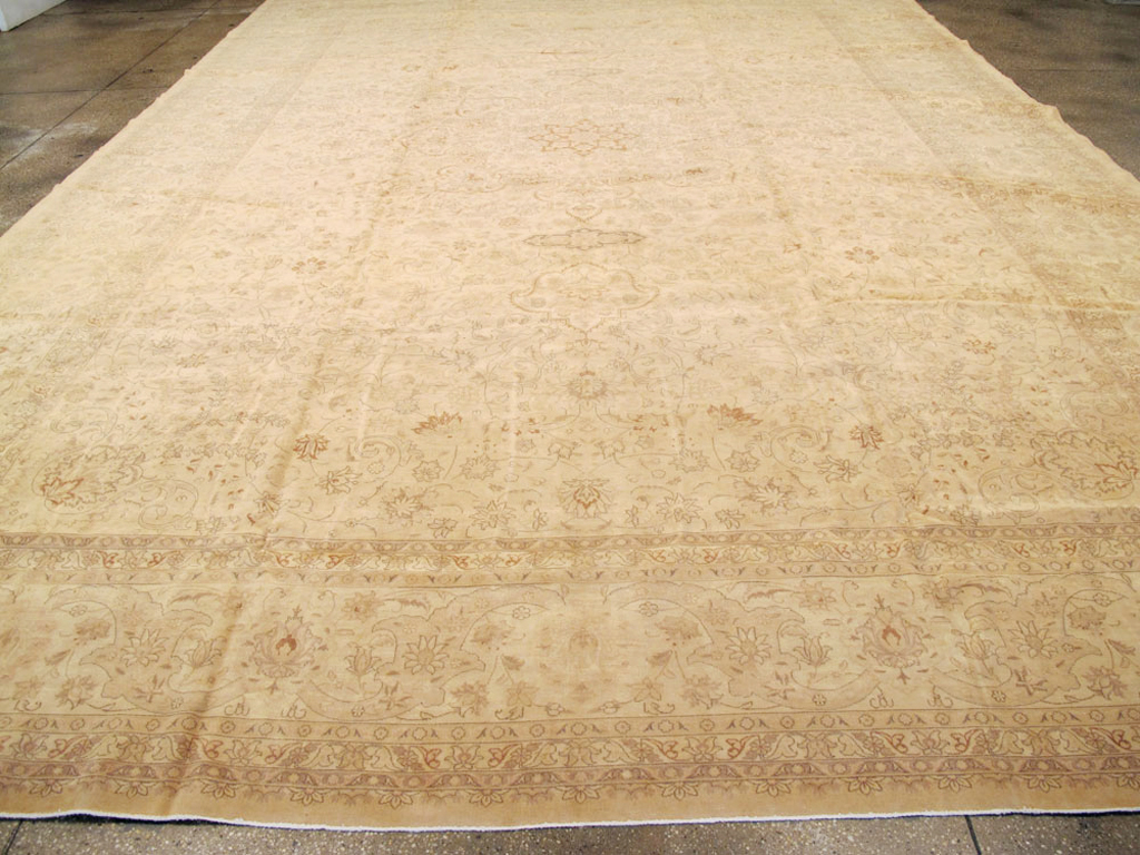Antique Persian Tabriz Carpet, No.13817 - Gss
