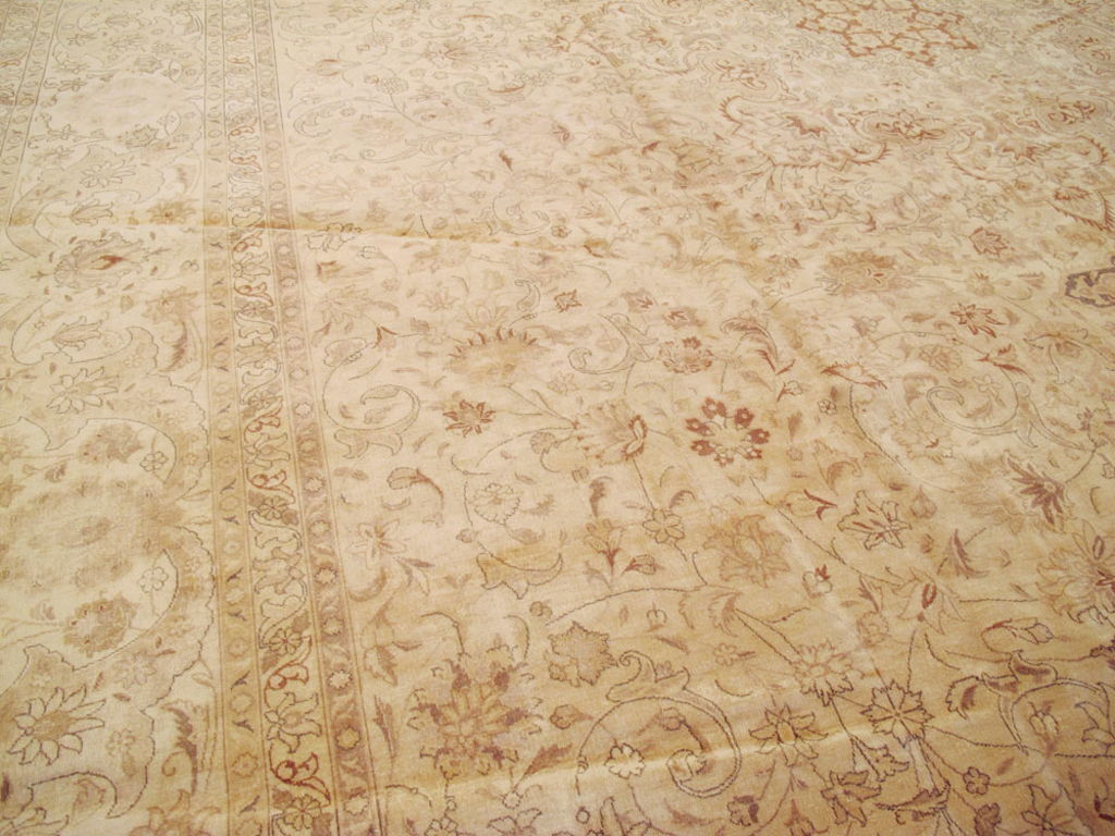 Antique Persian Tabriz Carpet, No.13817 - Gss