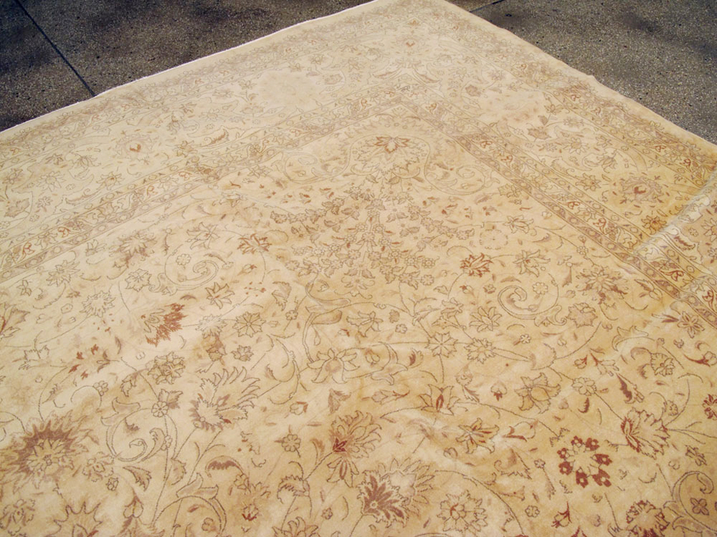 Antique Persian Tabriz Carpet, No.13817 - Gss