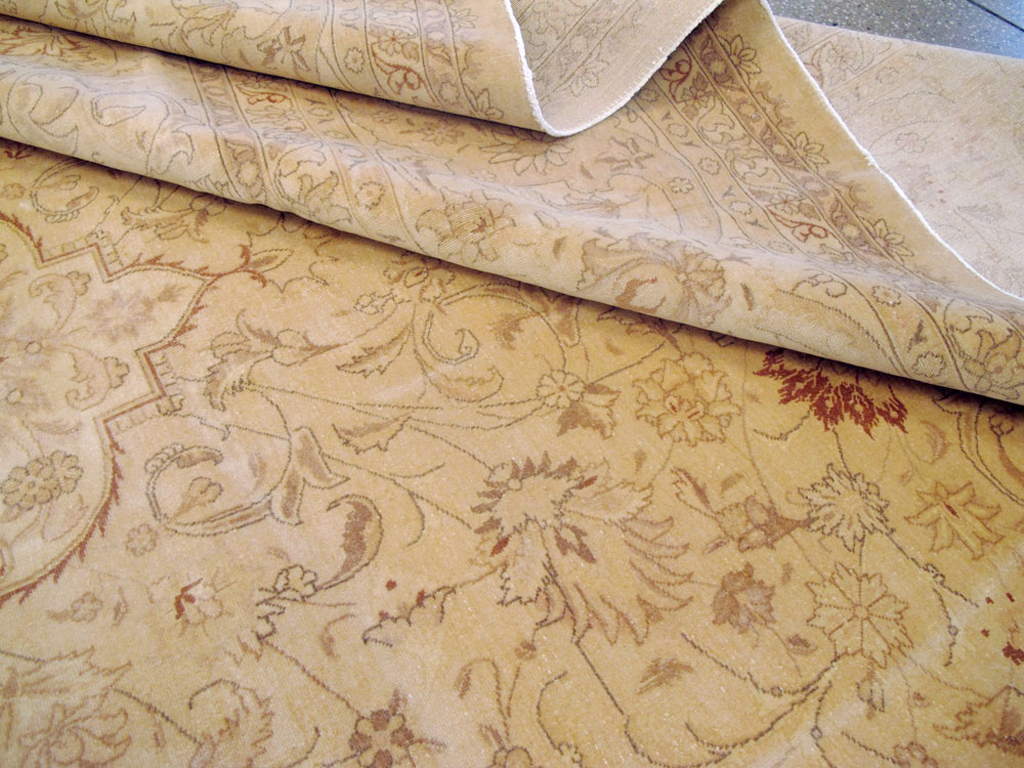 Antique Persian Tabriz Carpet, No.13817 - Gss