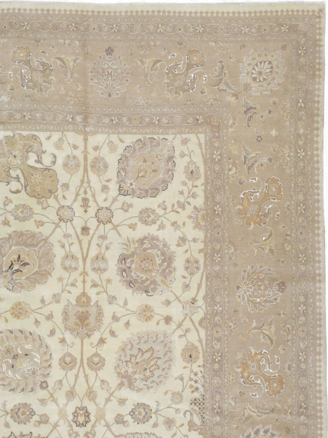 Vintage Persian Tabriz Carpet, No.13844 - Gss