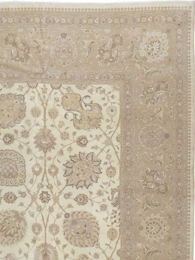 Vintage Persian Tabriz Carpet, No.13844 - Gss