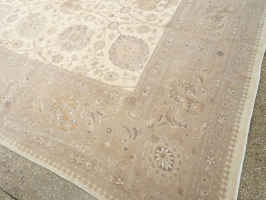 Vintage Persian Tabriz Carpet, No.13844 - Gss