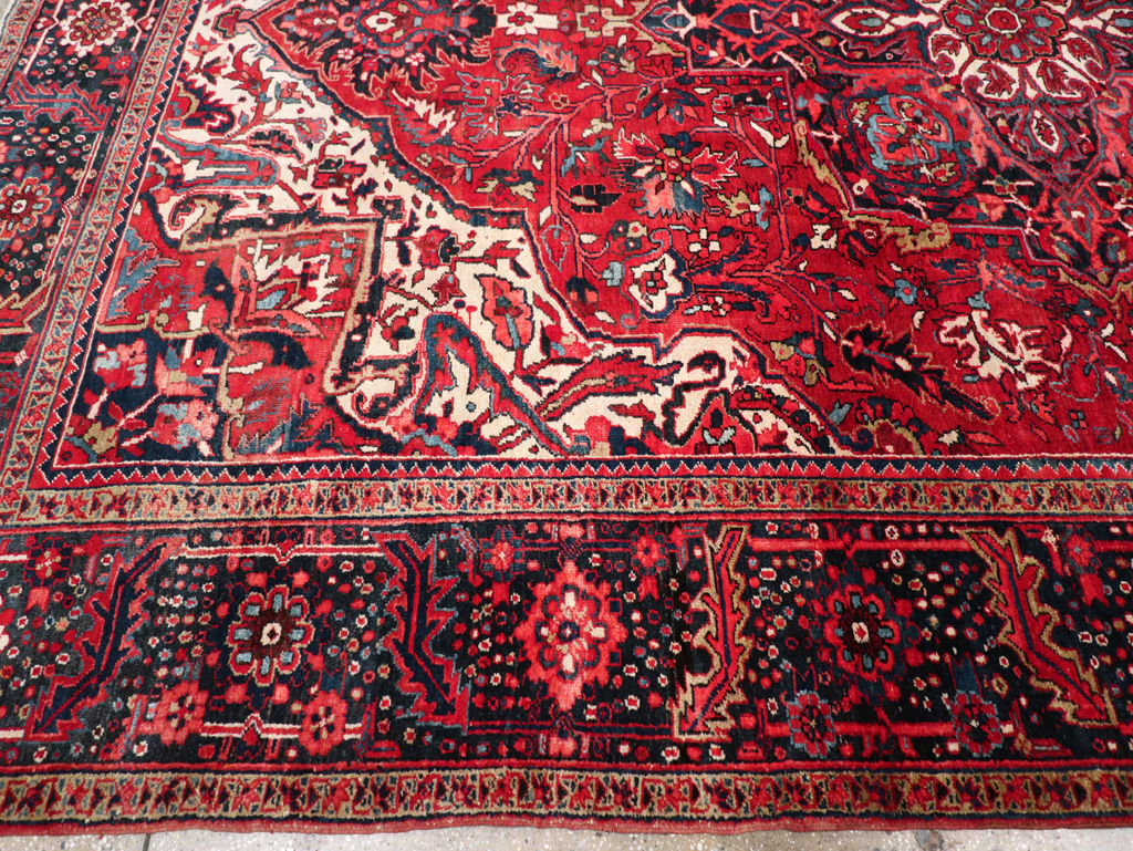 Vintage Persian Heriz Room Size Carpet, No.13870 - Gss