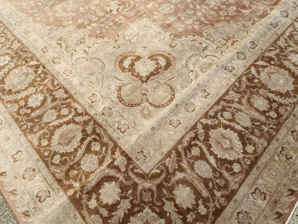 Vintage Persian Tabirz Carpet, No.13901 - Gss