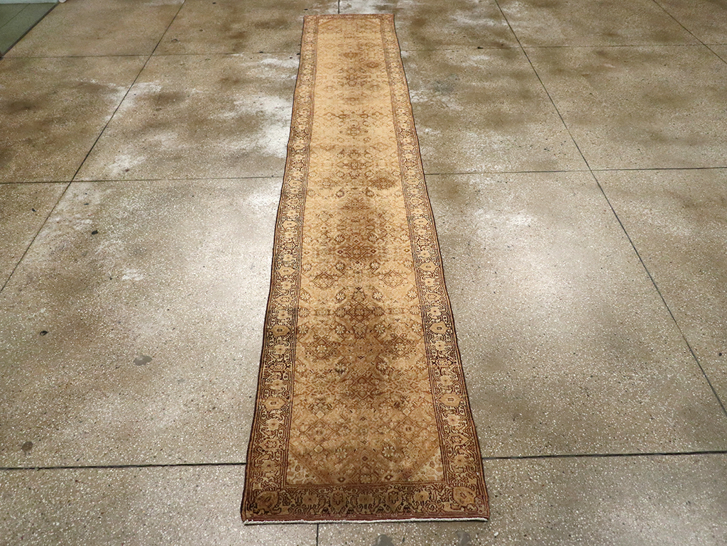 Vintage Indian Amritsar Runner, No.13974 - Gss