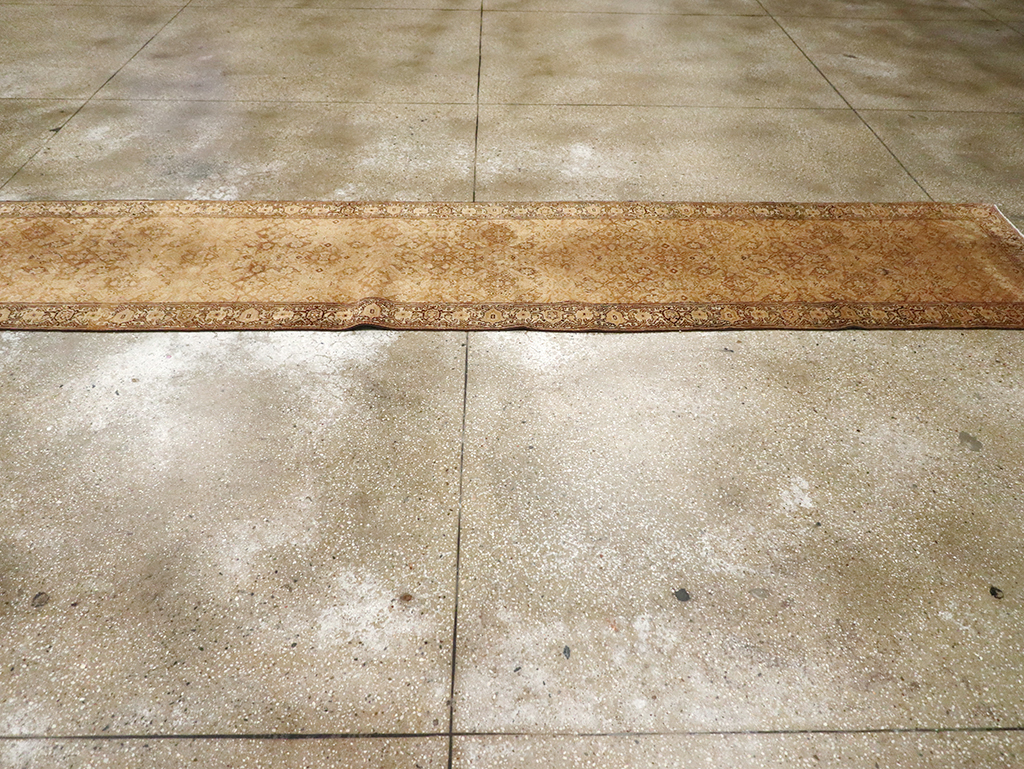 Vintage Indian Amritsar Runner, No.13974 - Gss