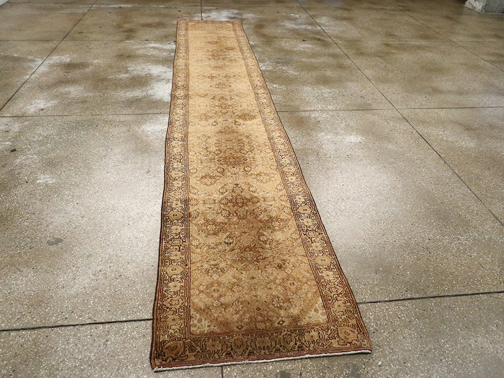 Vintage Indian Amritsar Runner, No.13974 - Gss