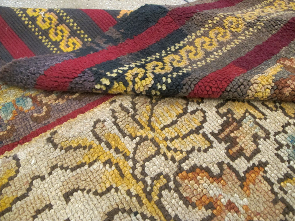 Vintage Irish Donegal Accent Carpet, No.13979 - Gss