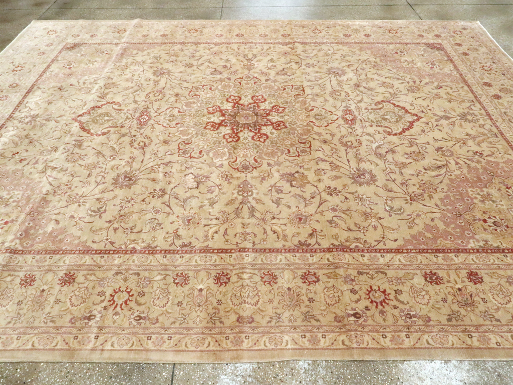 Vintage Persian Tabriz Carpet, No.13991 - Gss