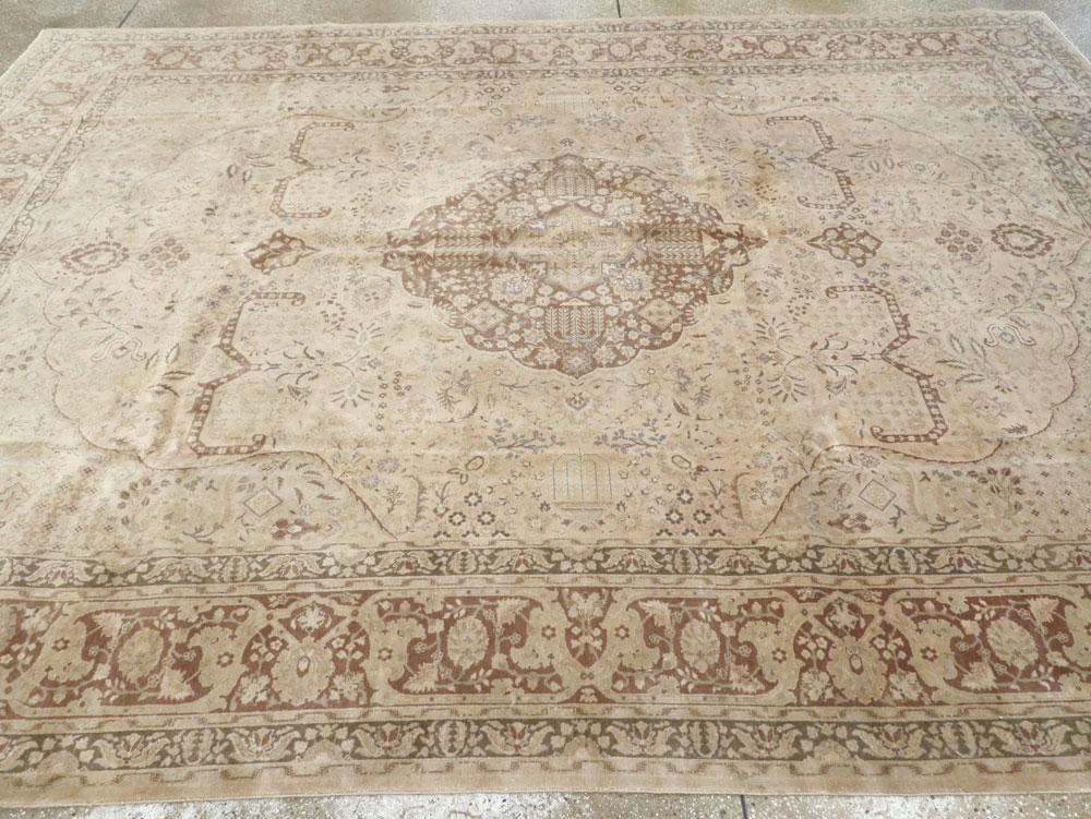 Vintage Persian Tabriz Carpet, No.14056 - Gss