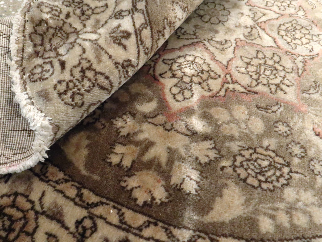 Vintage Persian Tabriz Round Carpet, No.14057 - Gss