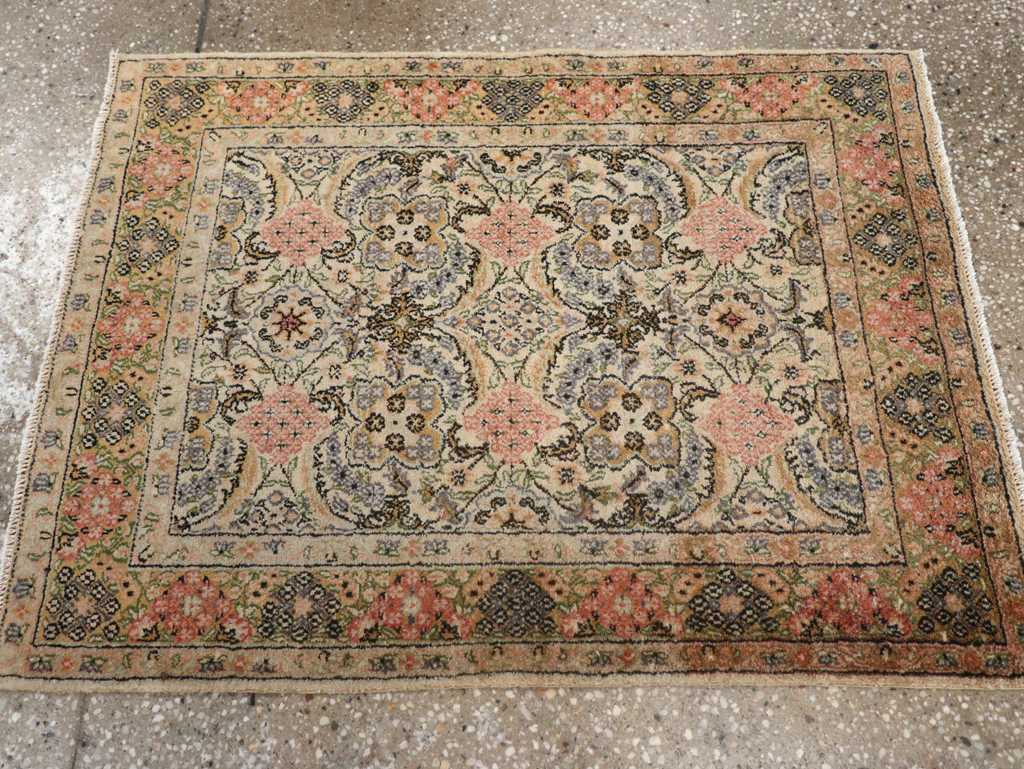 Antique Turkish Sivas Rug, No.14230 - Gss