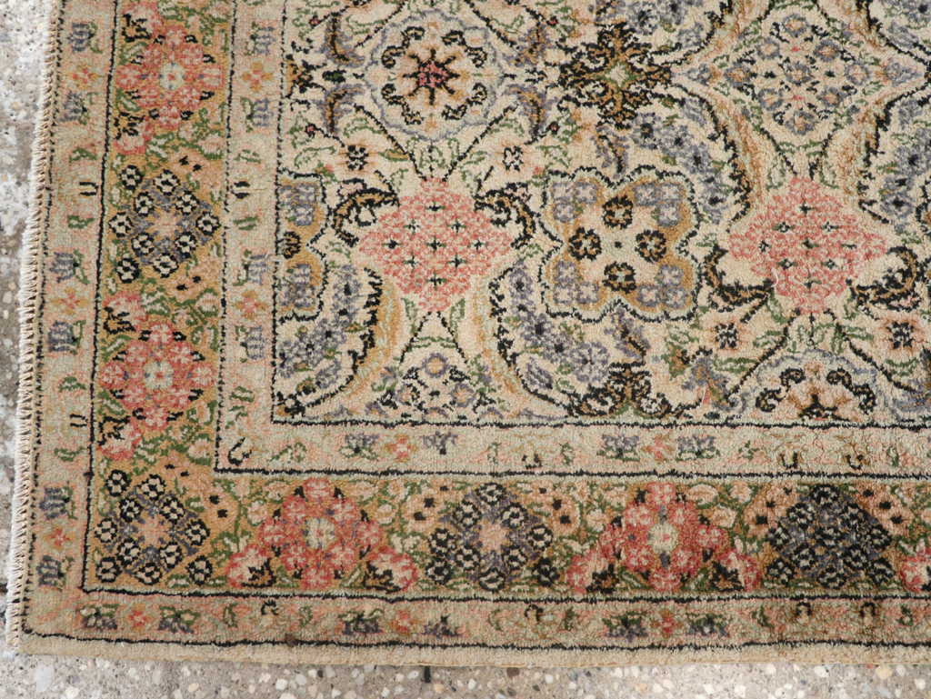 Antique Turkish Sivas Rug, No.14230 - Gss