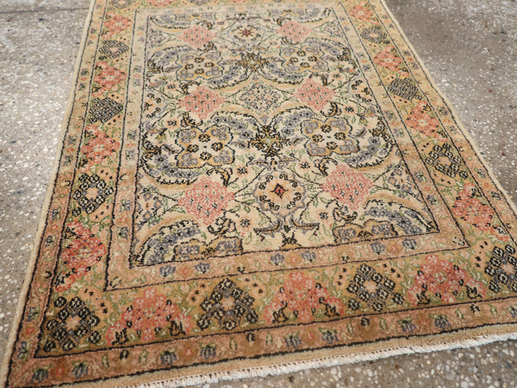 Antique Turkish Sivas Rug, No.14230 - Gss