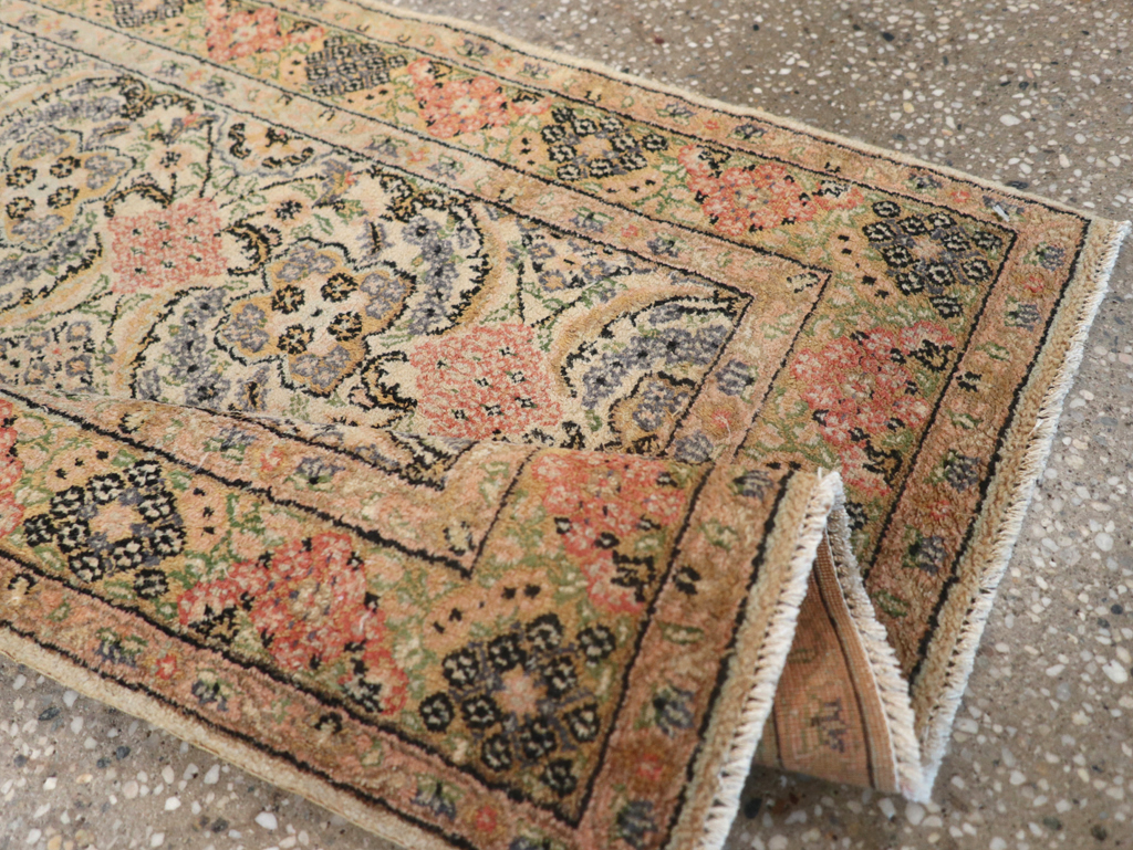 Antique Turkish Sivas Rug, No.14230 - Gss
