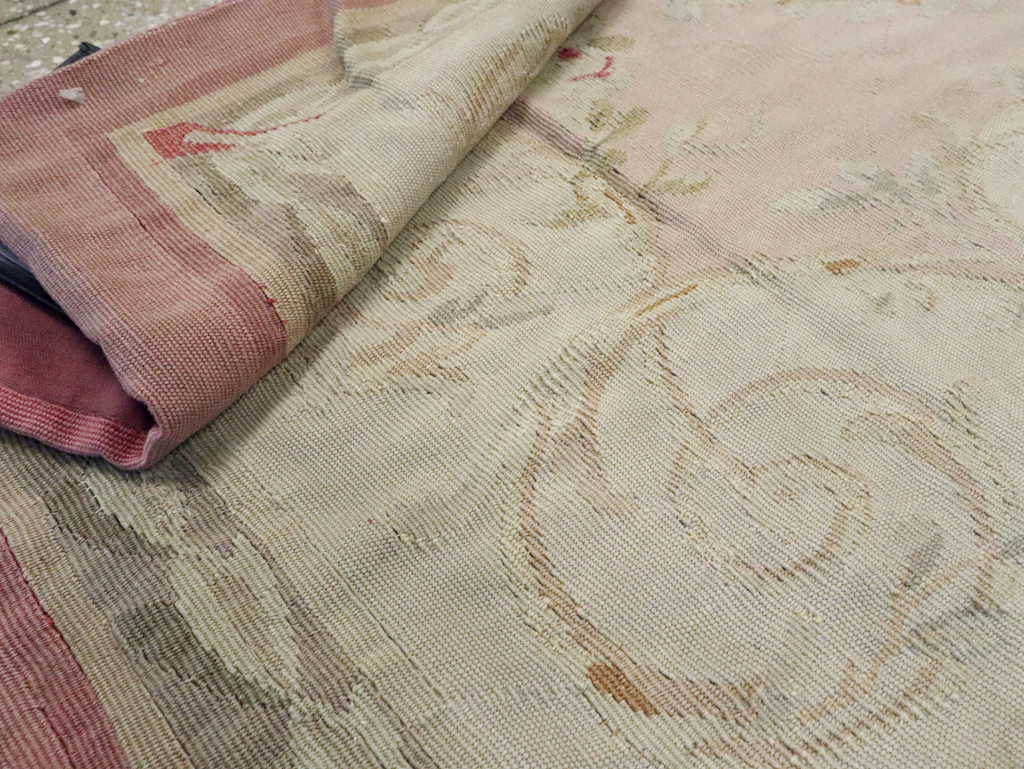 Antique French Aubusson Rug, No.14331 - Gss