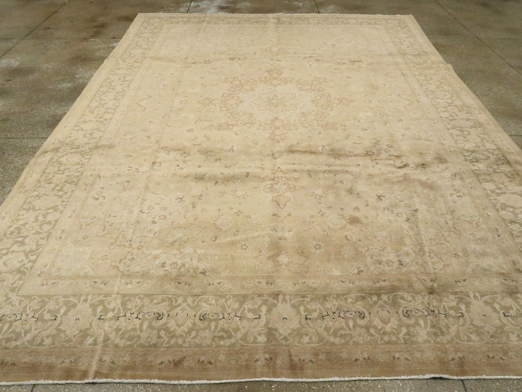 Vintage Persian Tabriz Carpet, No.14669 - Gss