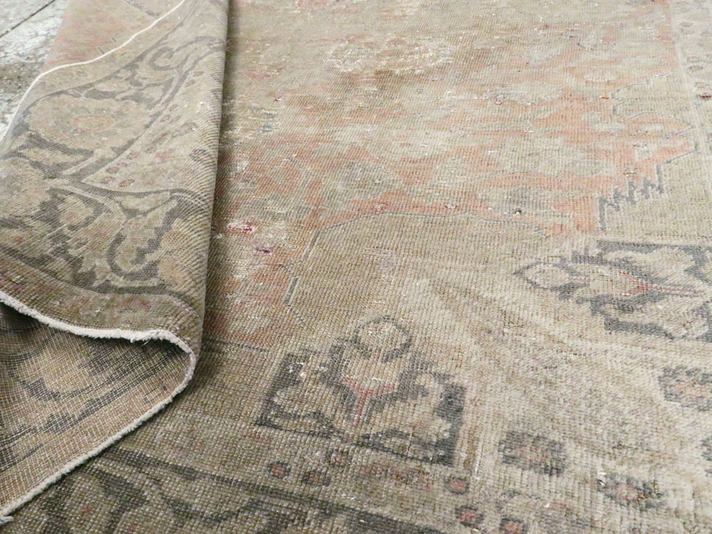 Vintage Turkish Sivas Distressed Rug, No.14763 - Gss