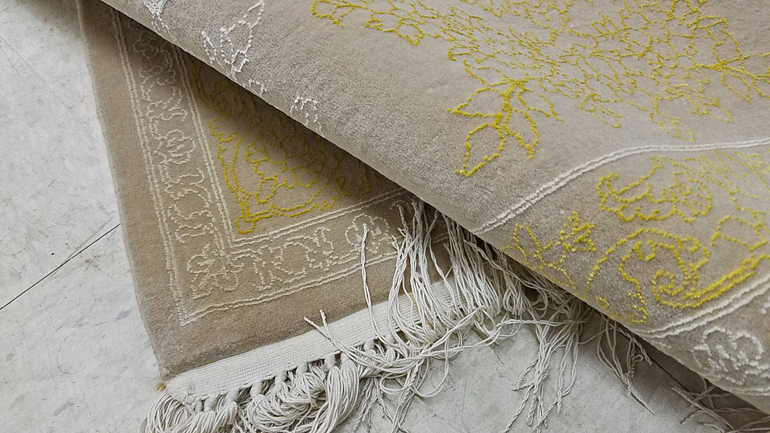 Vintage Persian Isfahan Square Rug, No.15428 - Gss