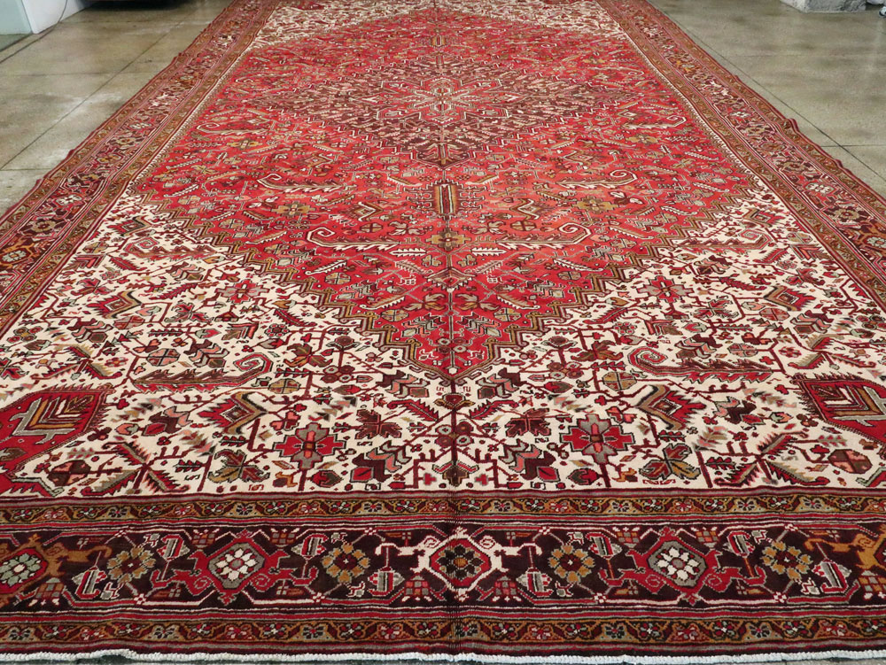 Vintage Persian Heriz Carpet, No.15530 - Gss