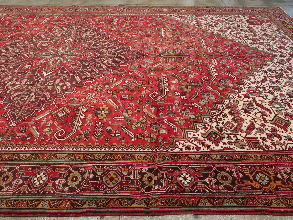 Vintage Persian Heriz Carpet, No.15530 - Gss